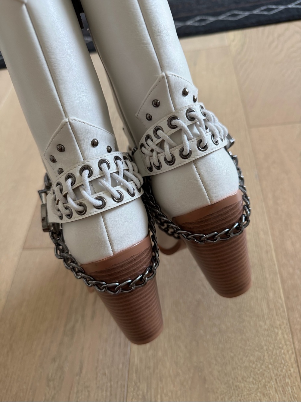 Azalea Wang OSBORN White Western Bootie Boots - Picture 13 of 16
